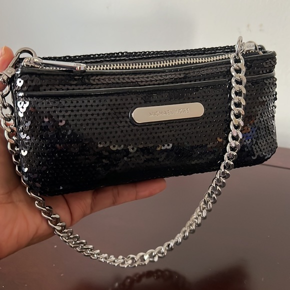 MK - Picture 4 of 12